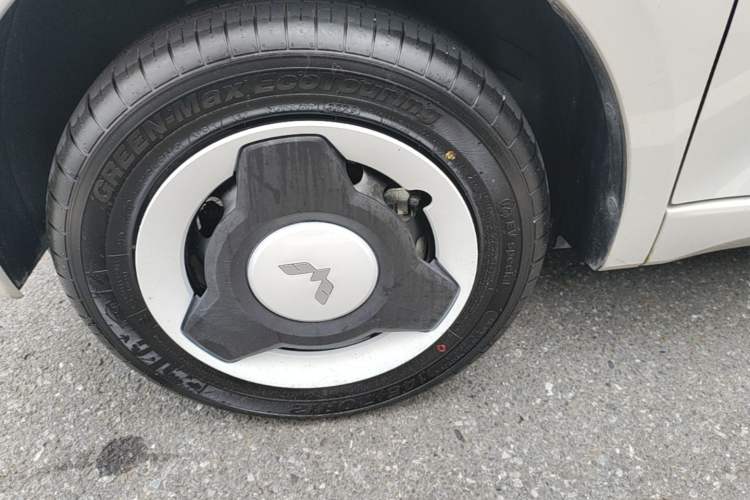 Used Wuling Hongguang MINIEV 2024 3rd Generation 215km Youth Edition Left Front Wheel Hub