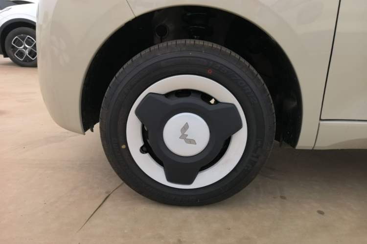 Used Wuling Hongguang MINIEV 2024 3rd Generation 215km Youth Edition Left Front Wheel Hub