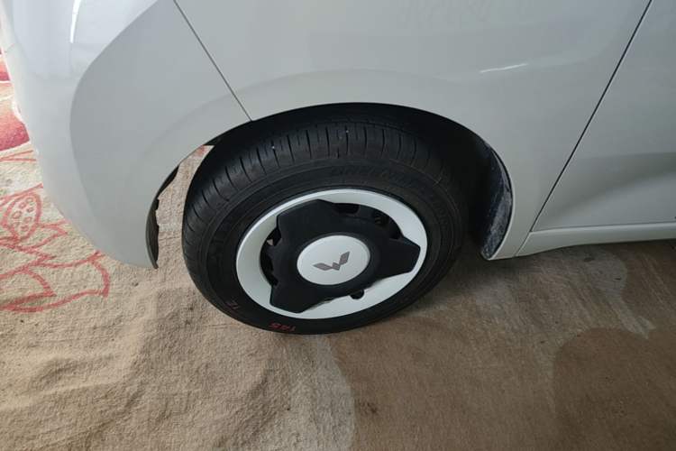 Used Wuling Hongguang MINIEV 2024 3rd Generation 215km Youth Edition Left Front Wheel Hub