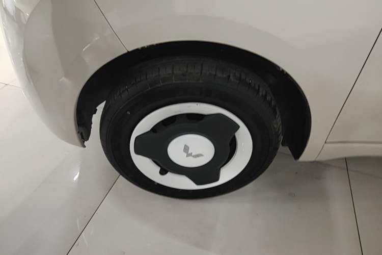 Used Wuling Hongguang MINIEV 2024 3rd Generation 215km Youth Edition Left Front Wheel Hub