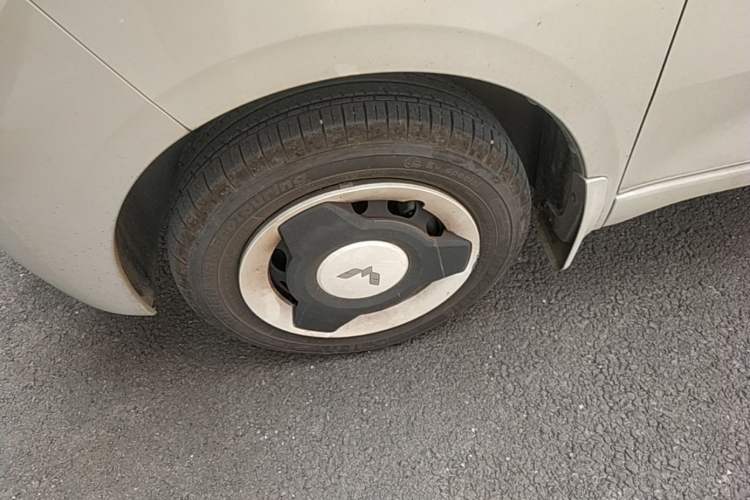Used Wuling Hongguang MINIEV 2024 3rd Generation 215km Youth Edition Left Front Wheel Hub