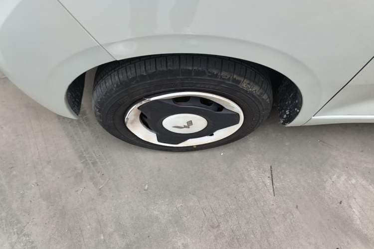 Used Wuling Hongguang MINIEV 2024 3rd Generation 215km Youth Edition Left Front Wheel Hub