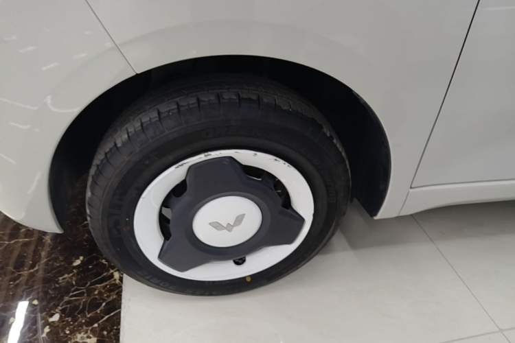 Used Wuling Hongguang MINIEV 2024 3rd Generation 215km Youth Edition Left Front Wheel Hub