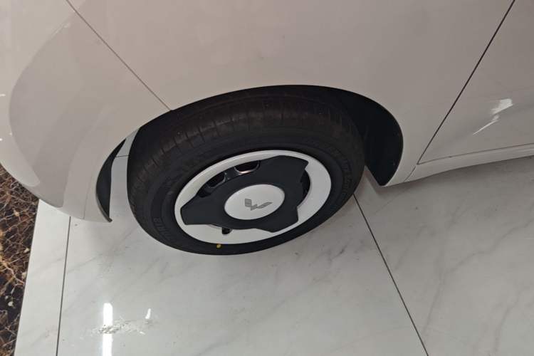 Used Wuling Hongguang MINIEV 2024 3rd Generation 215km Youth Edition Left Front Wheel Hub