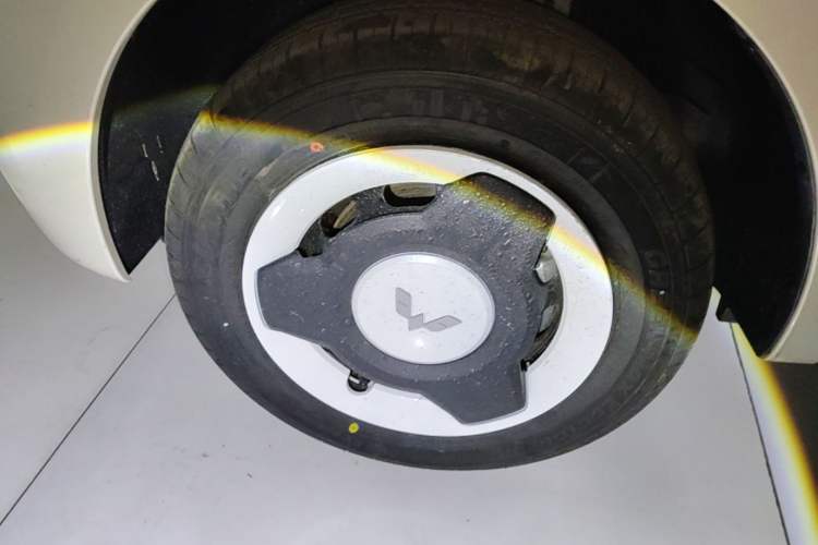 Used Wuling Hongguang MINIEV 2024 3rd Generation 215km Youth Edition Left Front Wheel Hub