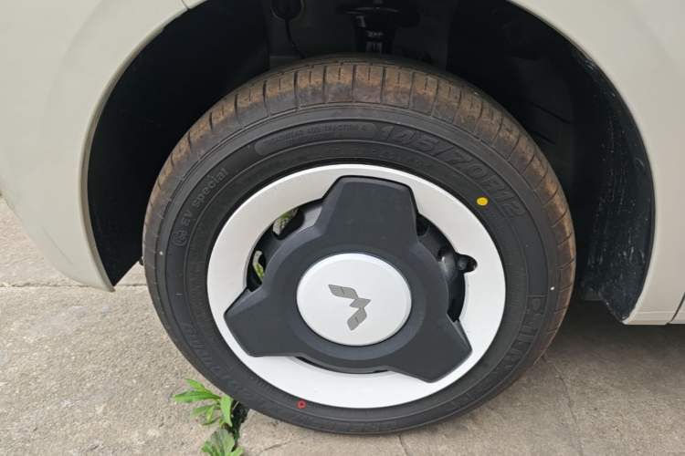 Used Wuling Hongguang MINIEV 2024 3rd Generation 215km Youth Edition Left Front Wheel Hub