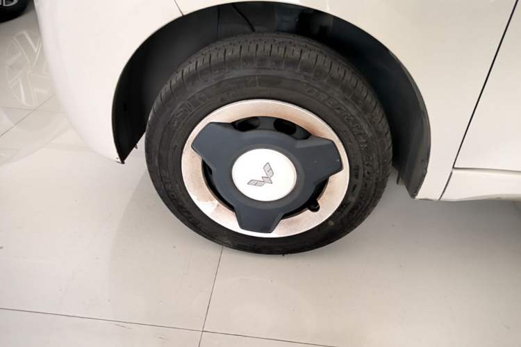 Used Wuling Hongguang MINIEV 2024 3rd Generation 215km Youth Edition Left Front Wheel Hub