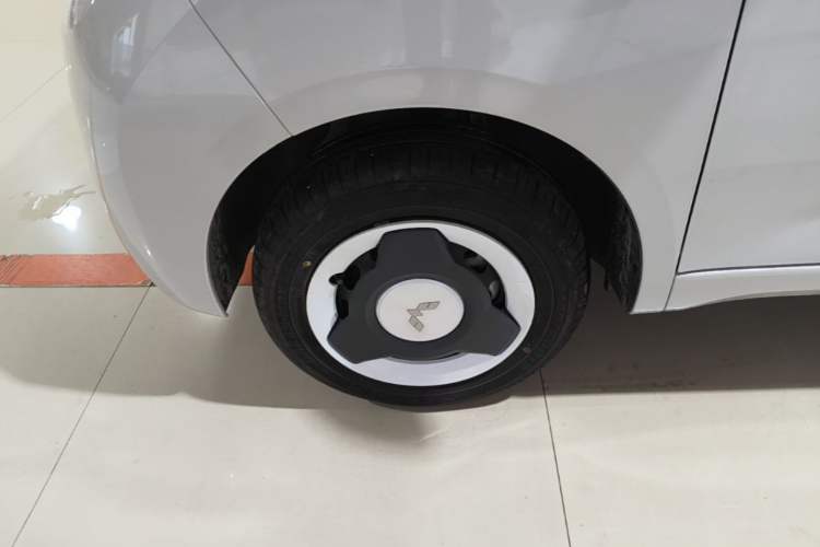 Used Wuling Hongguang MINIEV 2024 3rd Generation 215km Youth Edition Left Front Wheel Hub