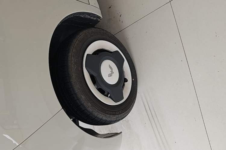 Used Wuling Hongguang MINIEV 2024 3rd Generation 215km Youth Edition Left Front Wheel Hub
