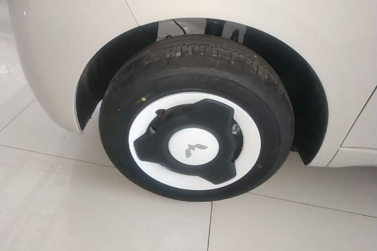 Used Wuling Hongguang MINIEV 2024 3rd Generation 215km Youth Edition Left Front Wheel Hub