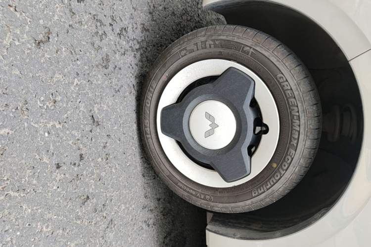 Used Wuling Hongguang MINIEV 2024 3rd Generation 215km Youth Edition Left Front Wheel Hub