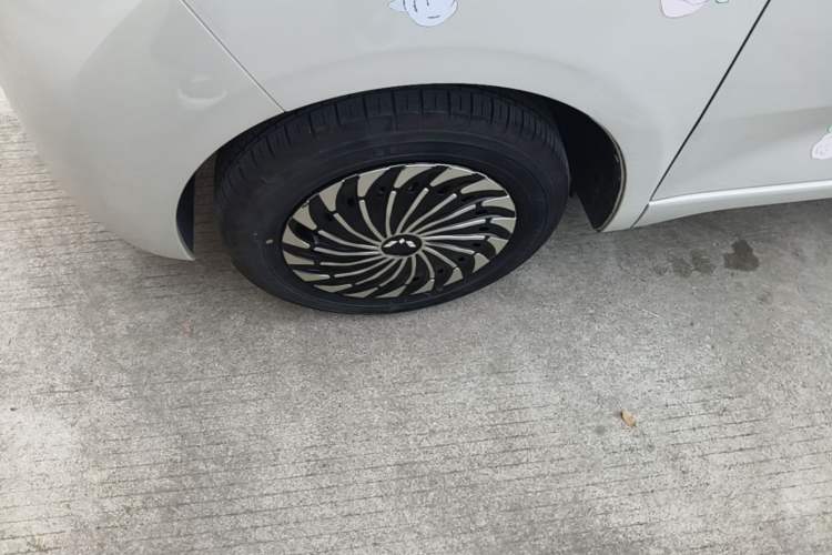 Used Wuling Hongguang MINIEV 2024 3rd Generation 215km Youth Edition Left Front Wheel Hub