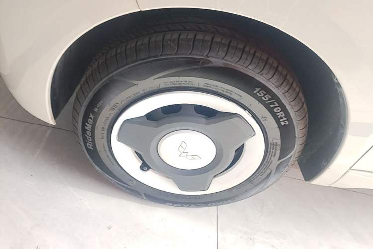 Used Wuling Hongguang MINIEV 2024 3rd Generation 215km Youth Edition Left Front Wheel Hub