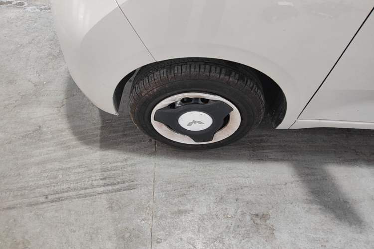 Used Wuling Hongguang MINIEV 2024 3rd Generation 215km Youth Edition Left Front Wheel Hub