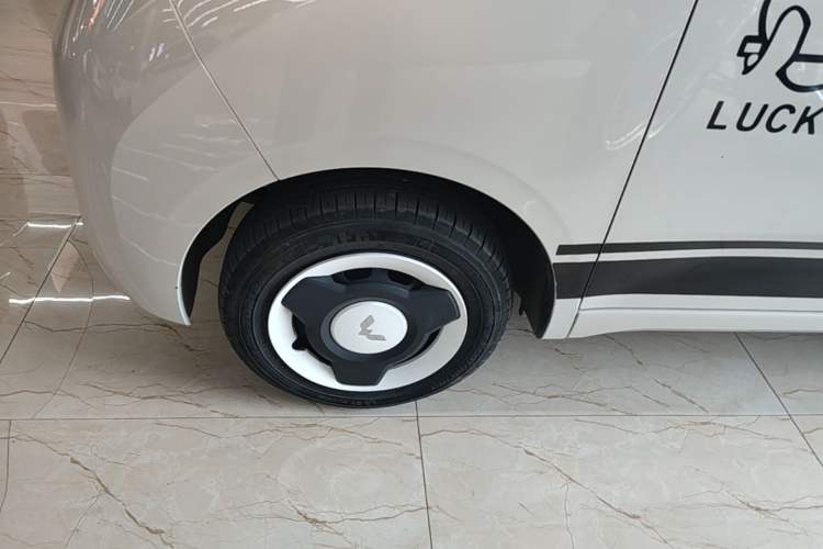 Used Wuling Hongguang MINIEV 2024 3rd Generation 215km Youth Edition Left Front Wheel Hub