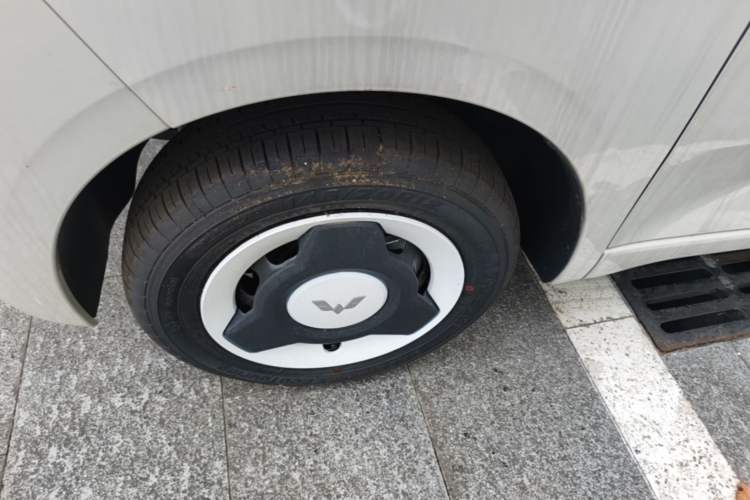 Used Wuling Hongguang MINIEV 2024 3rd Generation 215km Youth Edition Left Front Wheel Hub