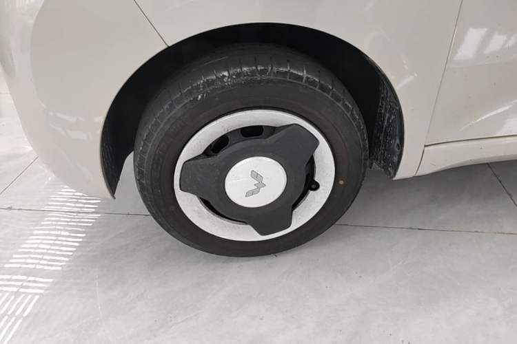 Used Wuling Hongguang MINIEV 2024 3rd Generation 215km Youth Edition Left Front Wheel Hub