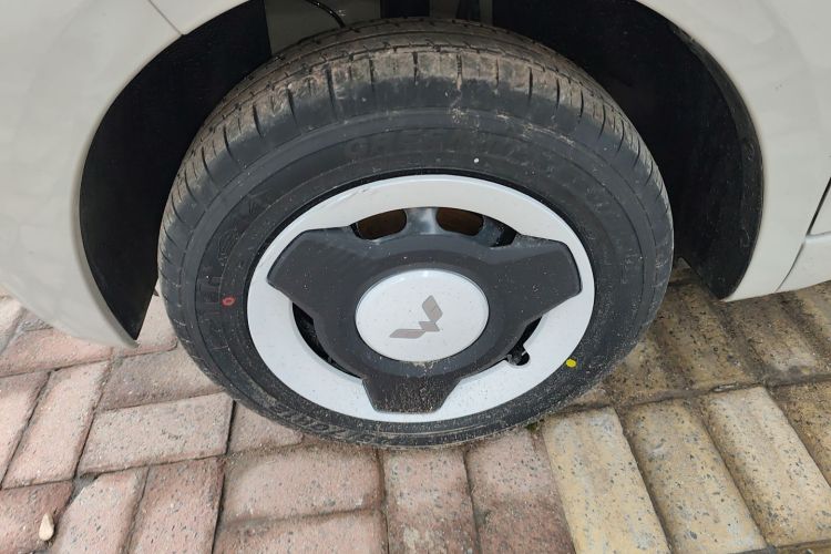 Used Wuling Hongguang MINIEV 2024 3rd Generation 215km Youth Edition Left Front Wheel Hub