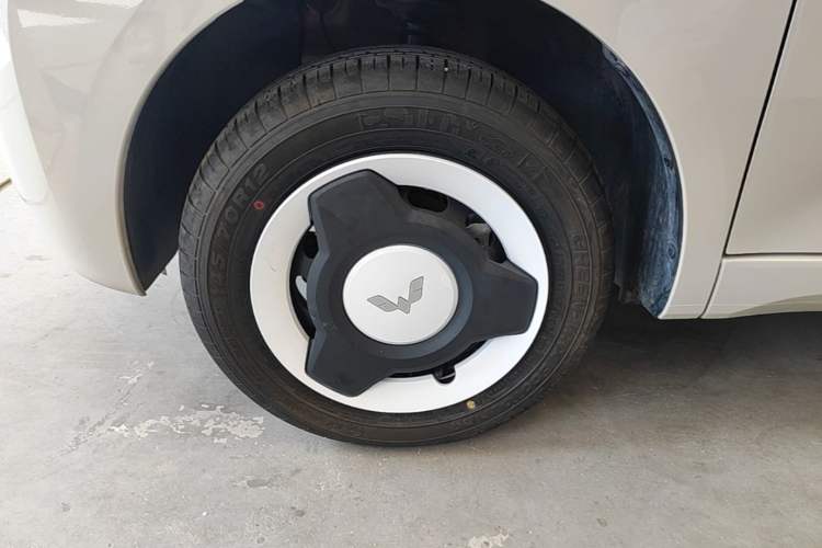 Used Wuling Hongguang MINIEV 2024 3rd Generation 215km Youth Edition Left Front Wheel Hub