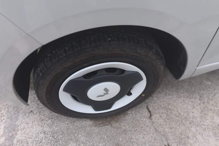 Used Wuling Hongguang MINIEV 2024 3rd Generation 215km Youth Edition Left Front Wheel Hub