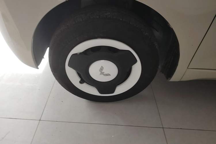 Used Wuling Hongguang MINIEV 2024 3rd Generation 215km Youth Edition Left Front Wheel Hub