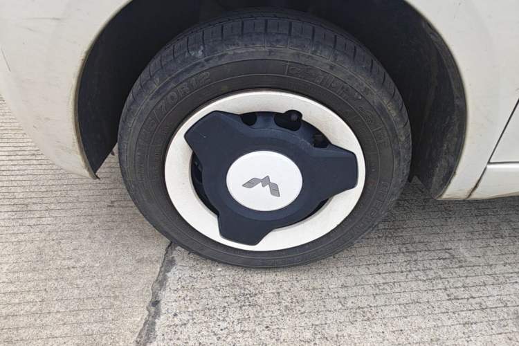 Used Wuling Hongguang MINIEV 2024 3rd Generation 215km Youth Edition Left Front Wheel Hub