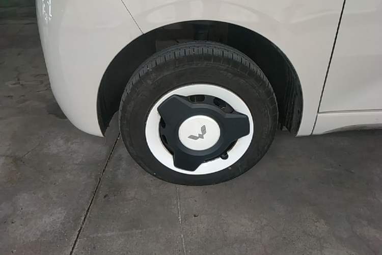 Used Wuling Hongguang MINIEV 2024 3rd Generation 215km Youth Edition Left Front Wheel Hub