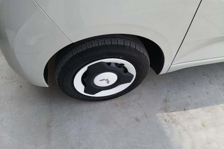 Used Wuling Hongguang MINIEV 2024 3rd Generation 215km Youth Edition Left Front Wheel Hub