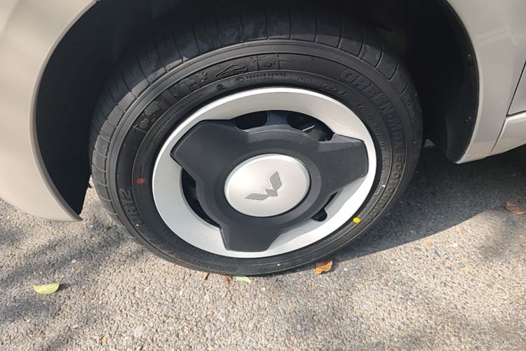 Used Wuling Hongguang MINIEV 2024 3rd Generation 215km Youth Edition Left Front Wheel Hub