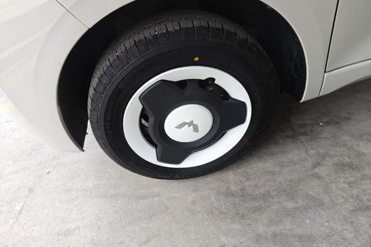 Used Wuling Hongguang MINIEV 2024 3rd Generation 215km Youth Edition Left Front Wheel Hub