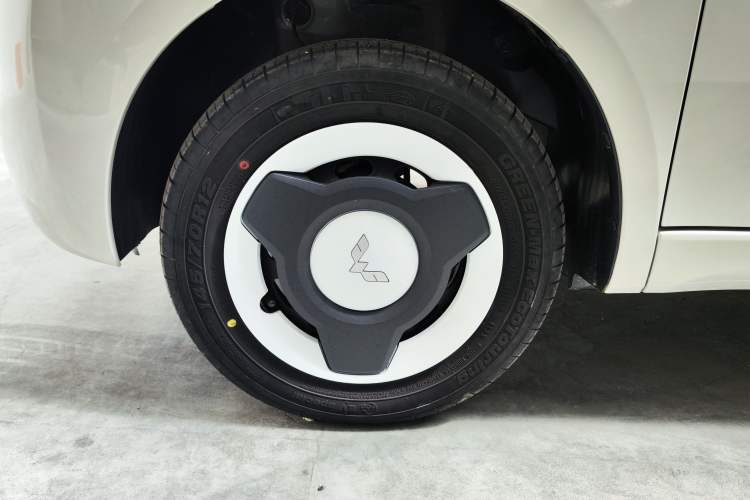 Used Wuling Hongguang MINIEV 2024 3rd Generation 215km Youth Edition Left Front Wheel Hub
