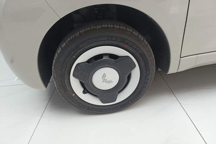 Used Wuling Hongguang MINIEV 2024 3rd Generation 215km Youth Edition Left Front Wheel Hub