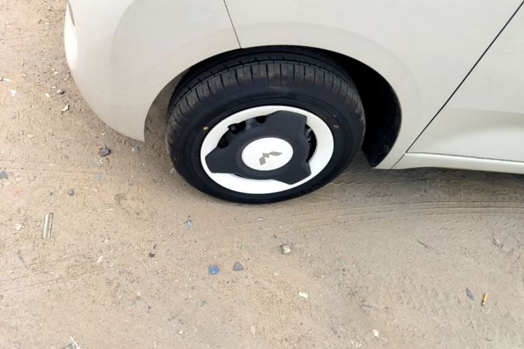 Used Wuling Hongguang MINIEV 2024 3rd Generation 215km Youth Edition Left Front Wheel Hub