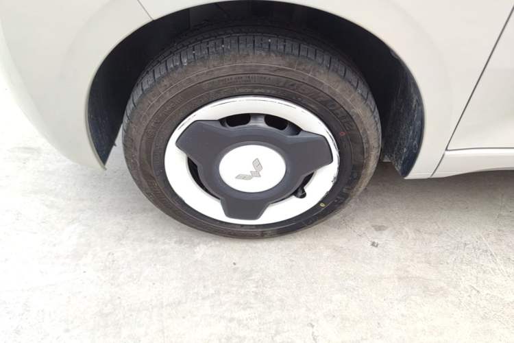 Used Wuling Hongguang MINIEV 2024 3rd Generation 215km Youth Edition Left Front Wheel Hub