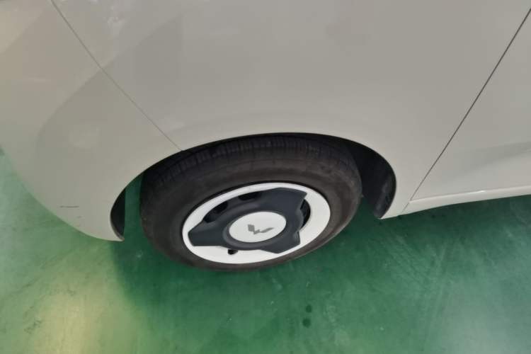 Used Wuling Hongguang MINIEV 2024 3rd Generation 215km Youth Edition Left Front Wheel Hub