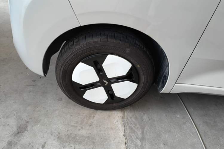 Used Wuling Hongguang MINIEV 2024 3rd Generation 215km Youth Edition Left Front Wheel Hub