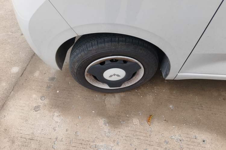 Used Wuling Hongguang MINIEV 2024 3rd Generation 215km Youth Edition Left Front Wheel Hub
