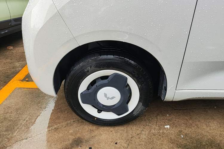 Used Wuling Hongguang MINIEV 2024 3rd Generation 215km Youth Edition Left Front Wheel Hub