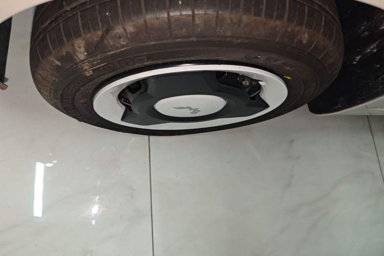Used Wuling Hongguang MINIEV 2024 3rd Generation 215km Youth Edition Left Front Wheel Hub