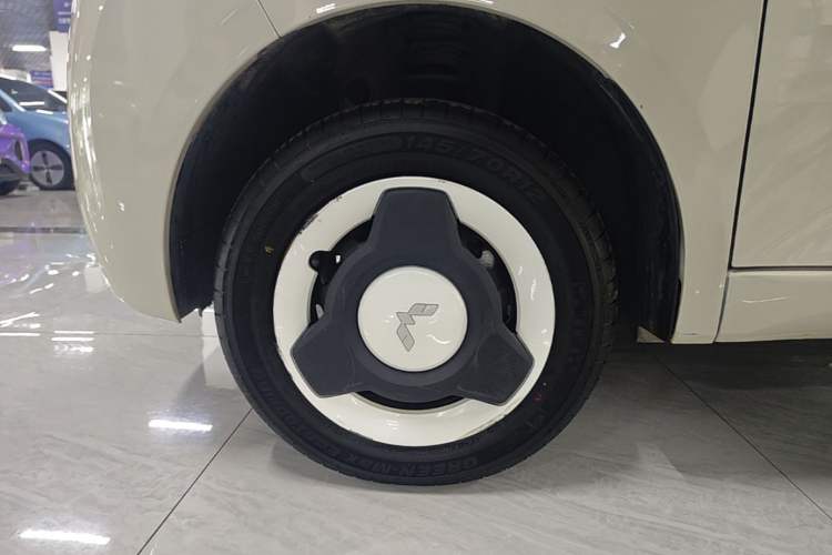 Used Wuling Hongguang MINIEV 2024 3rd Generation 215km Youth Edition Left Front Wheel Hub