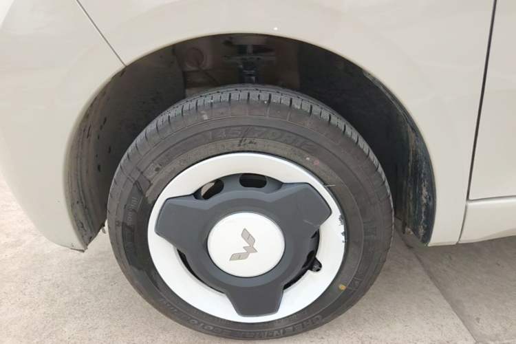 Used Wuling Hongguang MINIEV 2024 3rd Generation 215km Advanced Version Left Front Wheel Hub