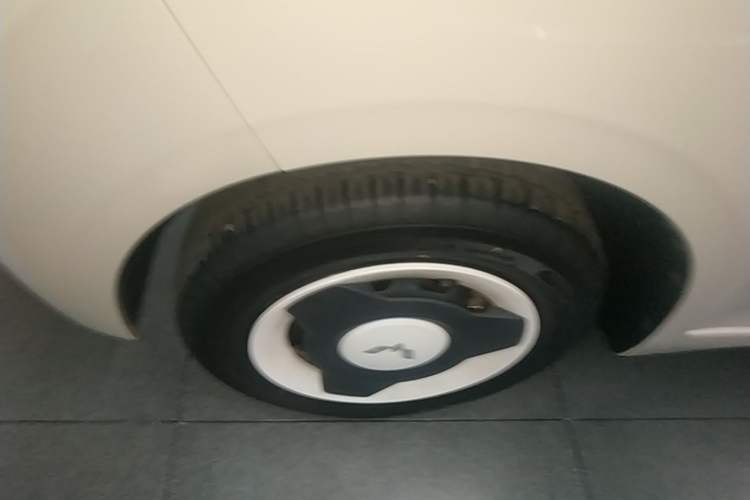 Used Wuling Hongguang MINIEV 2024 3rd Generation 215km Youth Edition Left Front Wheel Hub
