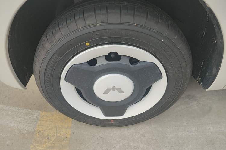 Used Wuling Hongguang MINIEV 2024 3rd Generation 215km Youth Edition Left Front Wheel Hub