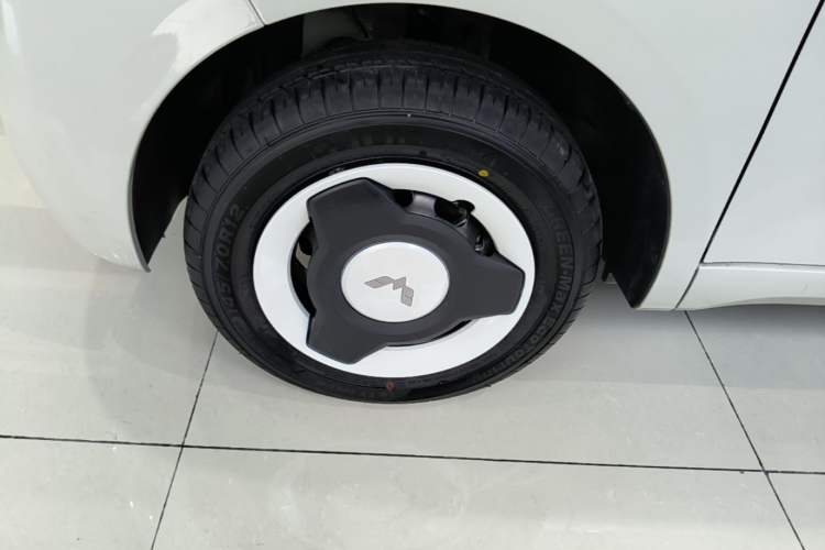 Used Wuling Hongguang MINIEV 2024 3rd Generation 215km Youth Edition Left Front Wheel Hub