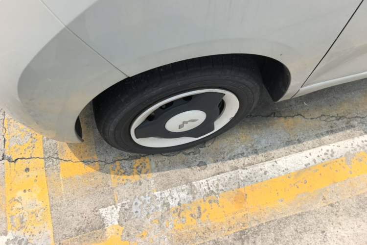 Used Wuling Hongguang MINIEV 2024 3rd Generation 215km Youth Edition Left Front Wheel Hub