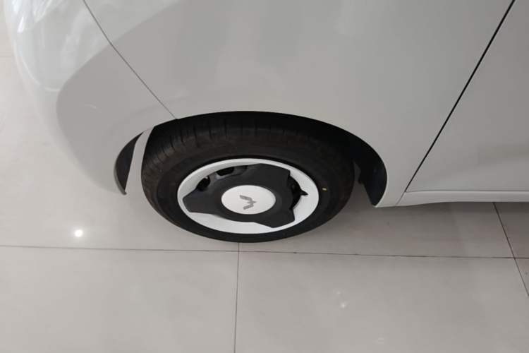 Used Wuling Hongguang MINIEV 2024 3rd Generation 215km Youth Edition Left Front Wheel Hub