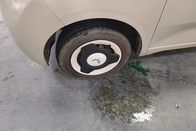 Used Wuling Hongguang MINIEV 2024 3rd Generation 215km Youth Edition Left Front Wheel Hub