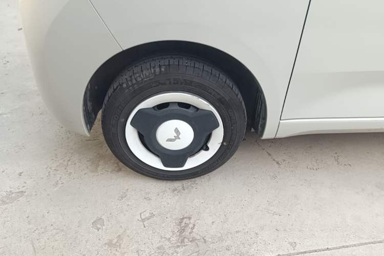 Used Wuling Hongguang MINIEV 2024 3rd Generation 215km Youth Edition Left Front Wheel Hub