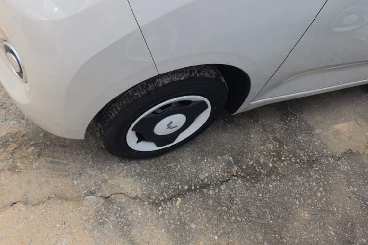 Used Wuling Hongguang MINIEV 2024 3rd Generation 215km Youth Edition Left Front Wheel Hub