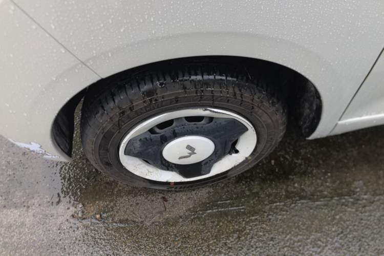 Used Wuling Hongguang MINIEV 2024 3rd Generation 215km Youth Edition Left Front Wheel Hub